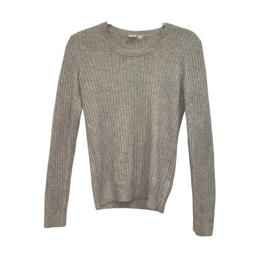 GAP: Gray crewneck sweater